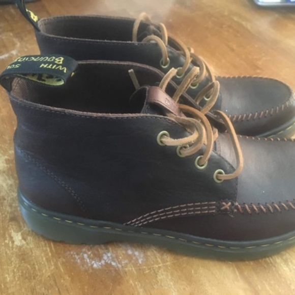 Dr. Marten's HOLT Chukka Boots, Leather Laces - Picture 3 of 3